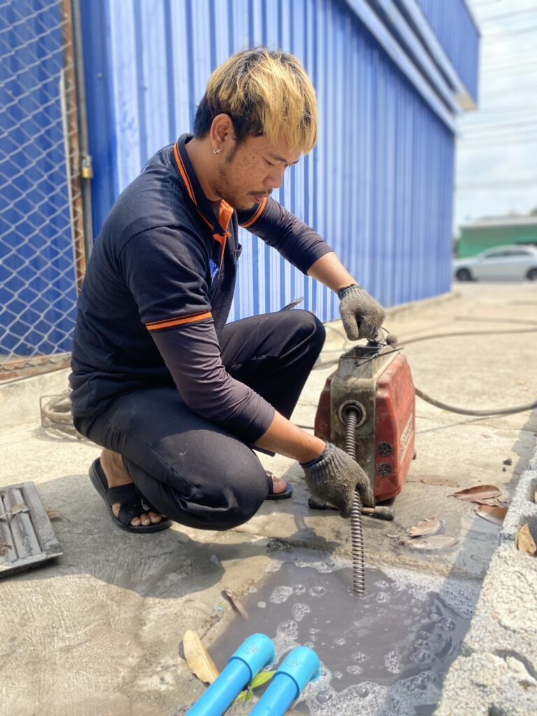 ช่างท่อตัน